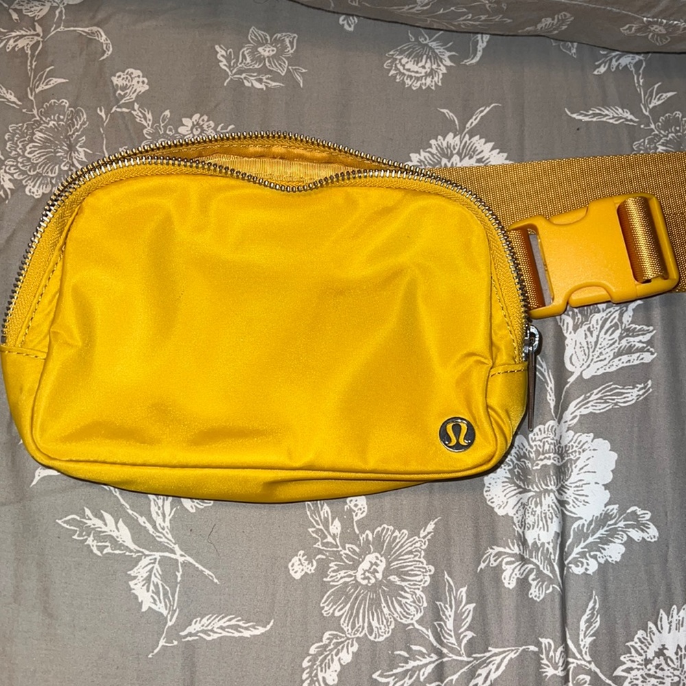 Lululemon Belt Bag fanny pack